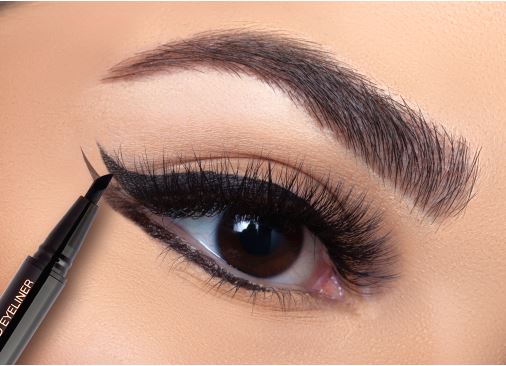 Lash Densifying Liquid Eyeliner Double Winged Look